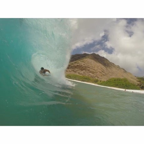 Elias McMoore bodyboarding a wave