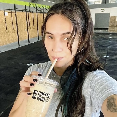 Karine doing CrossFit